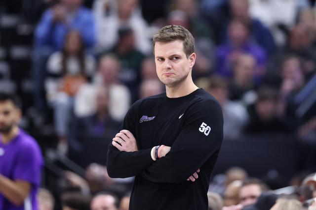 NBA新赛季大势：西部竞争"地狱模式" 东部混战